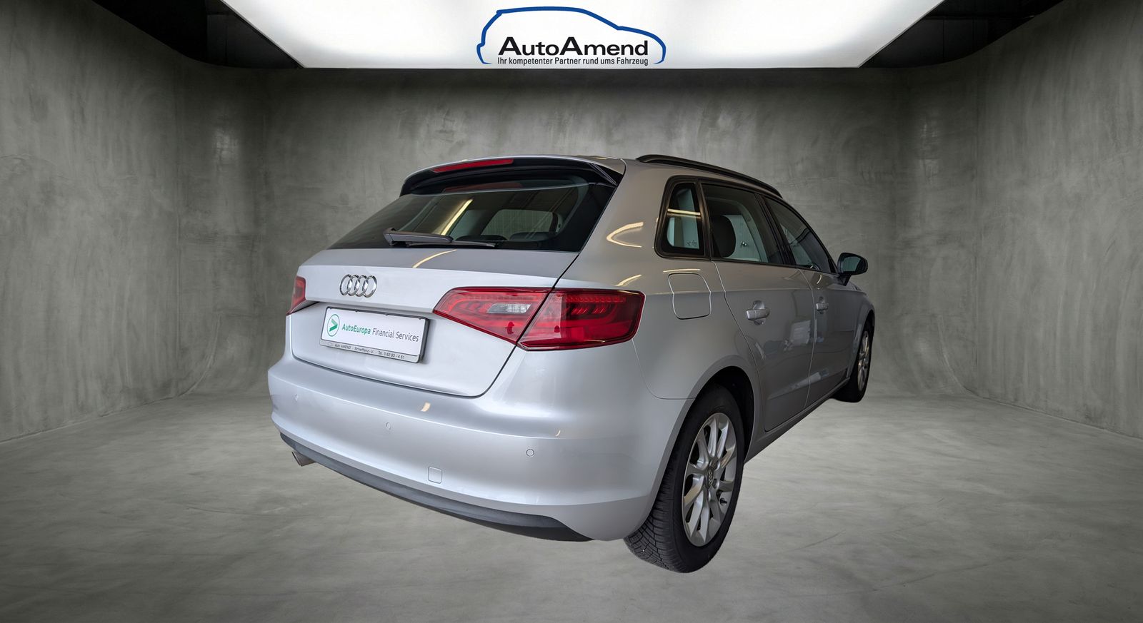 Fahrzeugabbildung Audi A3 Sportback 1.6 TDI Attraction NAVI SHZ Xenon AHK