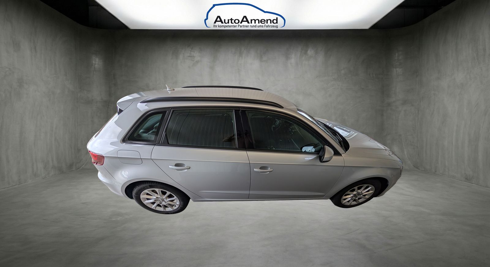 Fahrzeugabbildung Audi A3 Sportback 1.6 TDI Attraction NAVI SHZ Xenon AHK