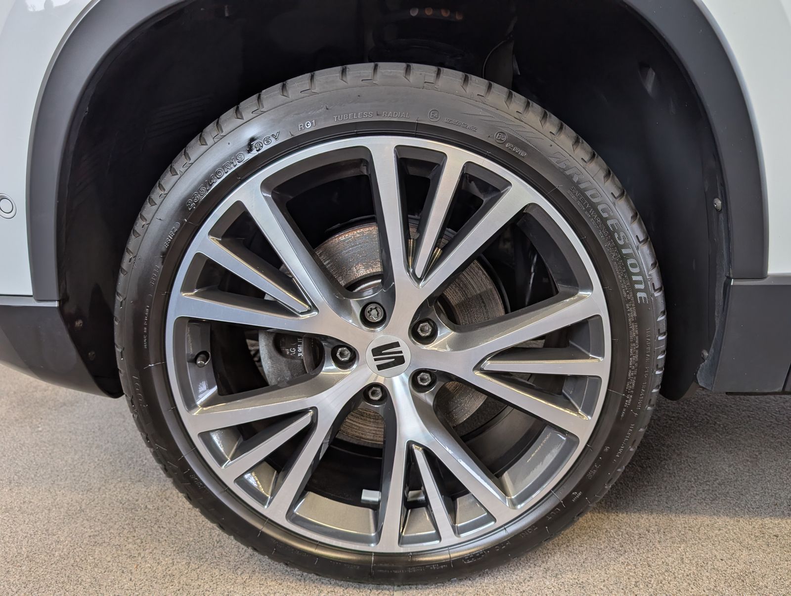 Fahrzeugabbildung SEAT Ateca 1.5 TSI DSG Xperience AHK NAV ACC SHZ PARK Pano