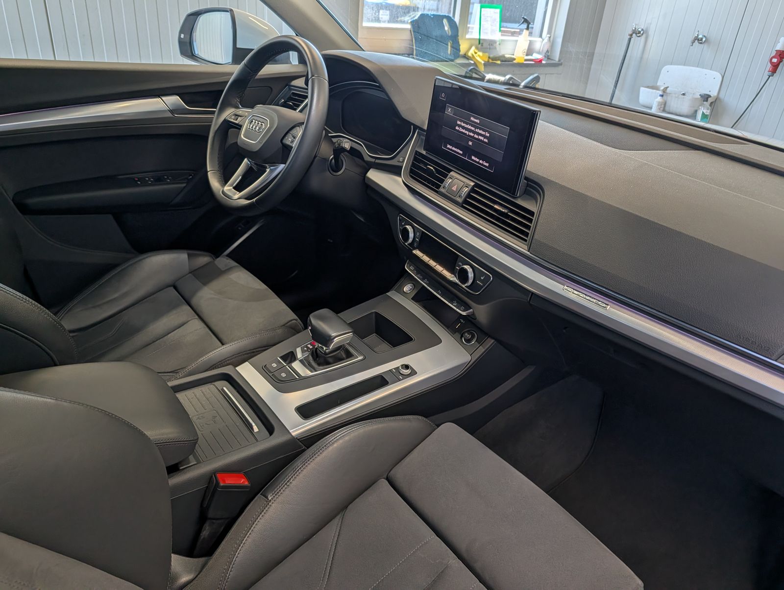 Fahrzeugabbildung Audi Q5 40 TDI quattro S line MATRIX RFK PDC el. Heckk