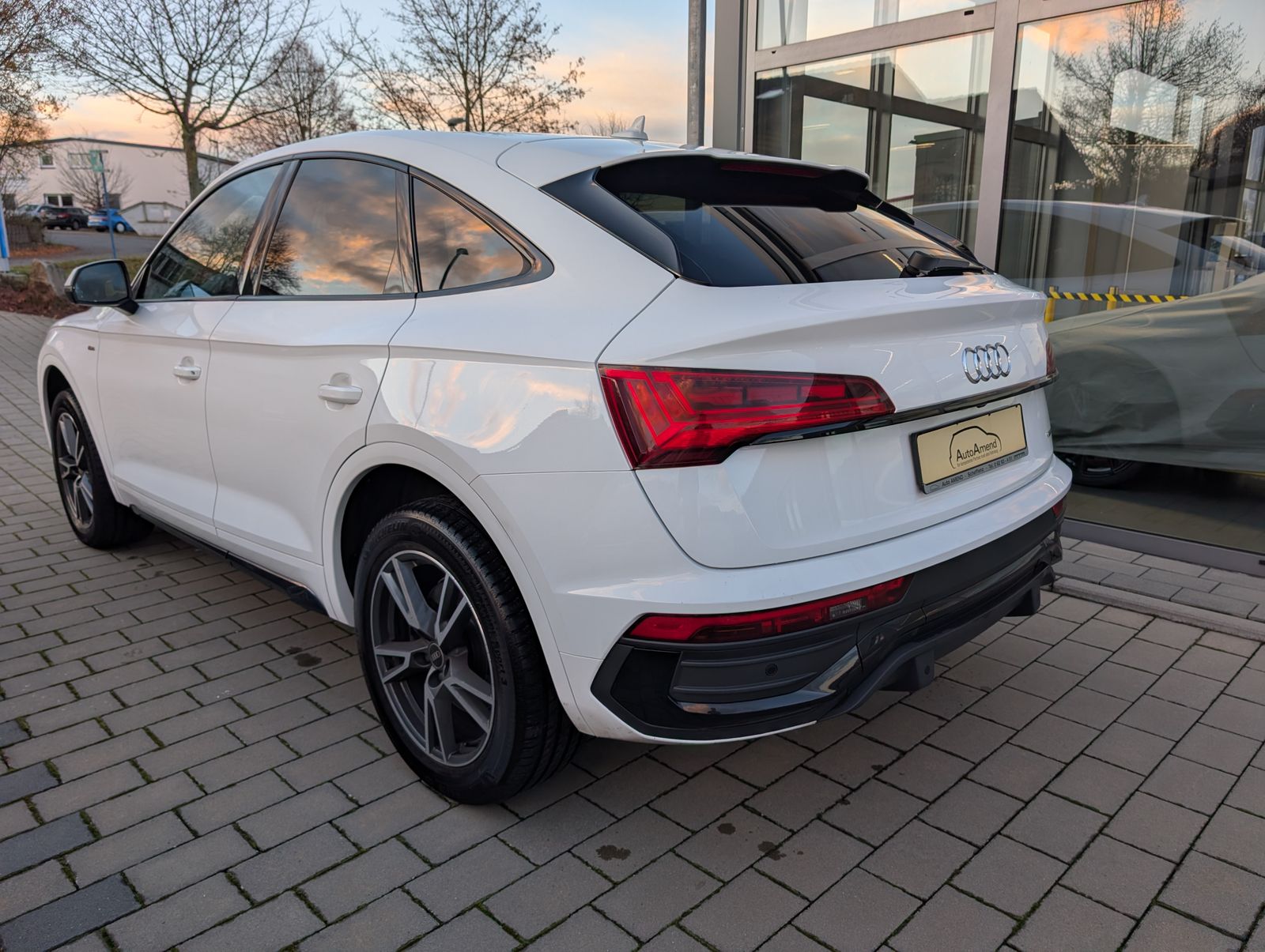 Fahrzeugabbildung Audi Q5 40 TDI quattro S line MATRIX RFK PDC el. Heckk