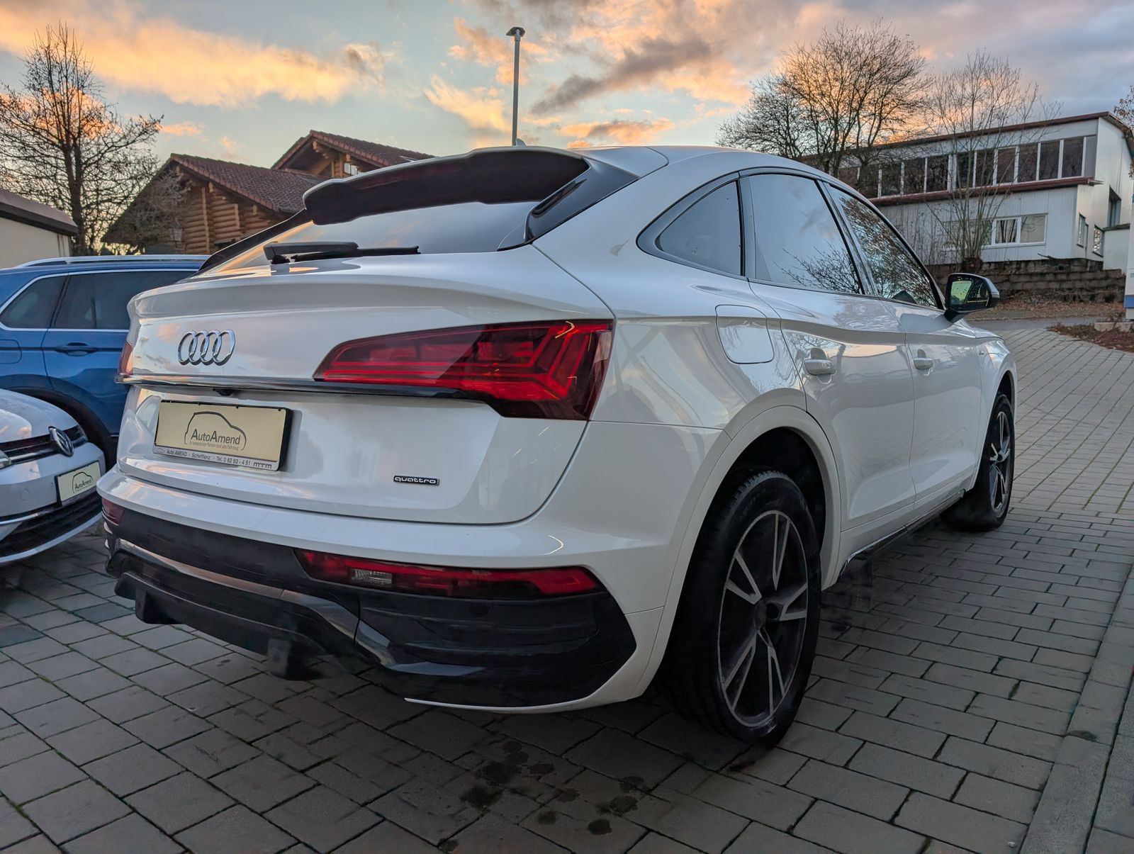 Fahrzeugabbildung Audi Q5 40 TDI quattro S line MATRIX RFK PDC el. Heckk