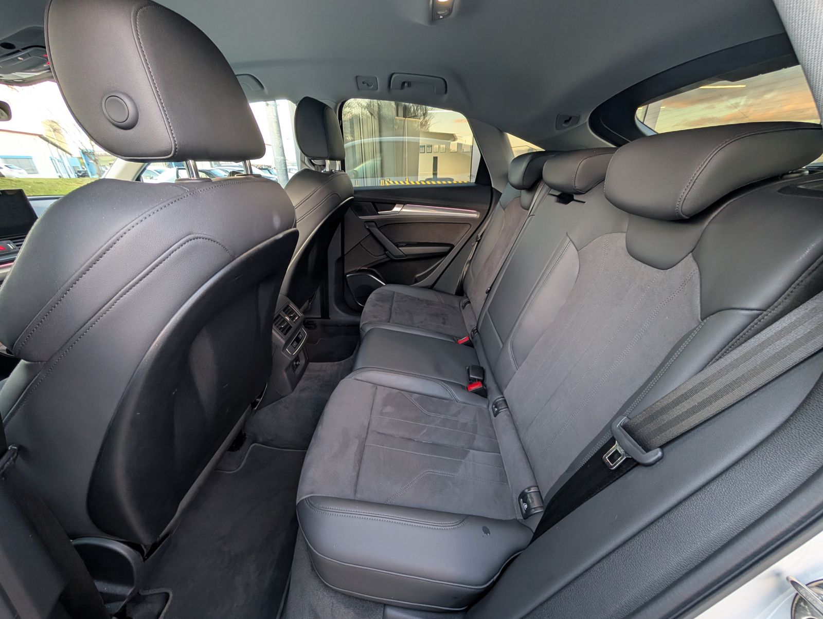 Fahrzeugabbildung Audi Q5 40 TDI quattro S line MATRIX RFK PDC el. Heckk