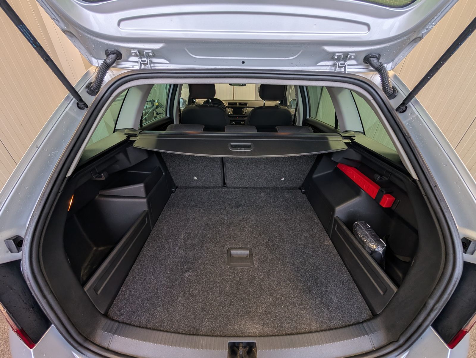 Fahrzeugabbildung SKODA Fabia Fabia Combi 1.0 TSI DSG Best of NAV AHK ACC VARI