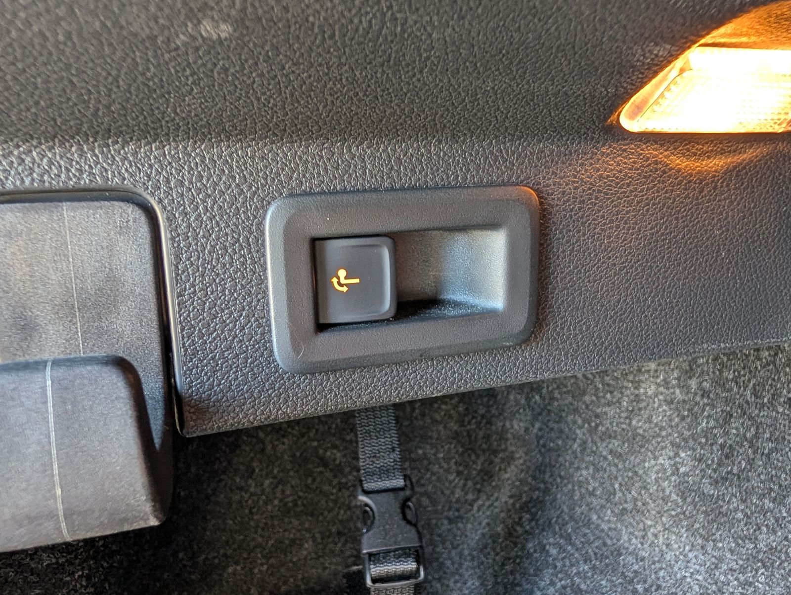Fahrzeugabbildung SKODA Scala 1.5 TSI Style DSG AHK ACC NAVI 18