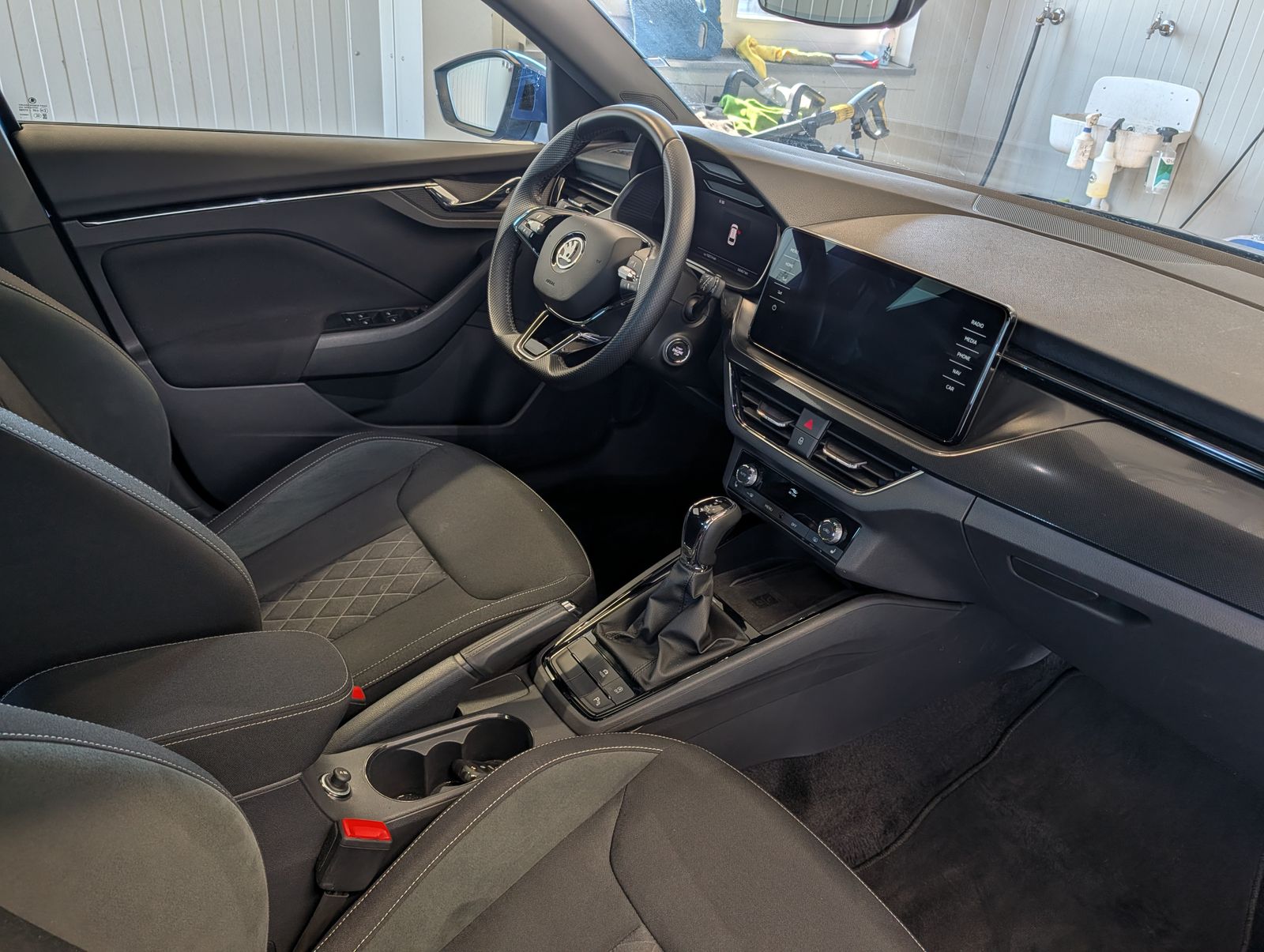 Fahrzeugabbildung SKODA Scala 1.5 TSI Style DSG AHK ACC NAVI 18