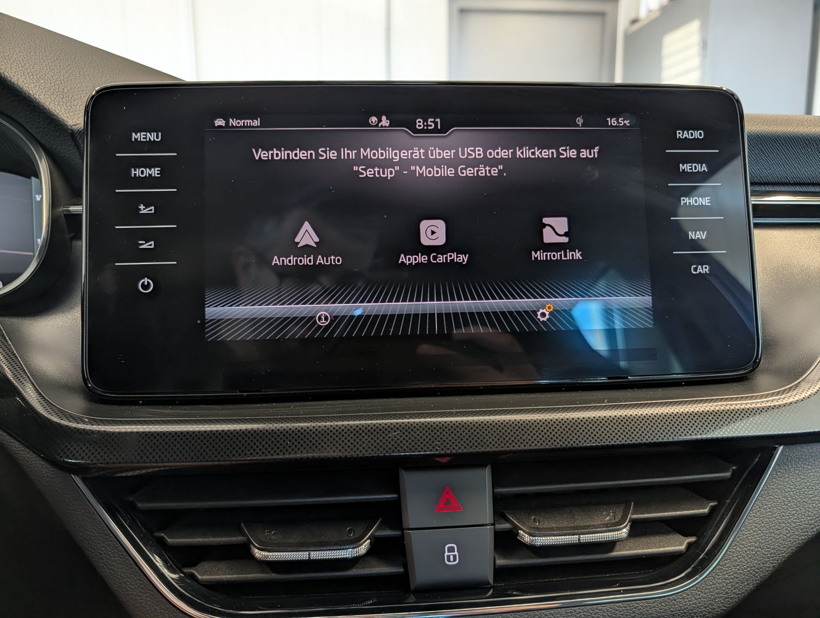 Fahrzeugabbildung SKODA Scala 1.5 TSI Style DSG AHK ACC NAVI 18