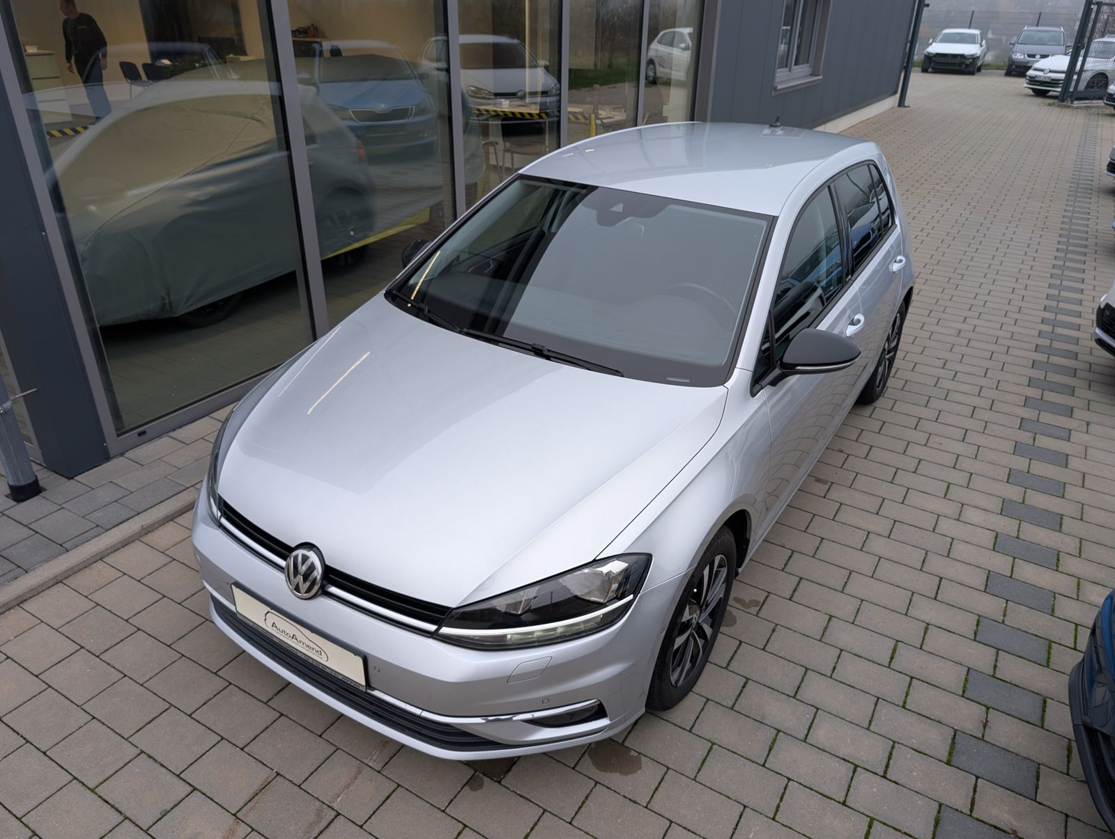 Fahrzeugabbildung Volkswagen Golf IQ.DRIVE 1.0 TSI ACC NAV PARKLENK PDC SPUR BLIND