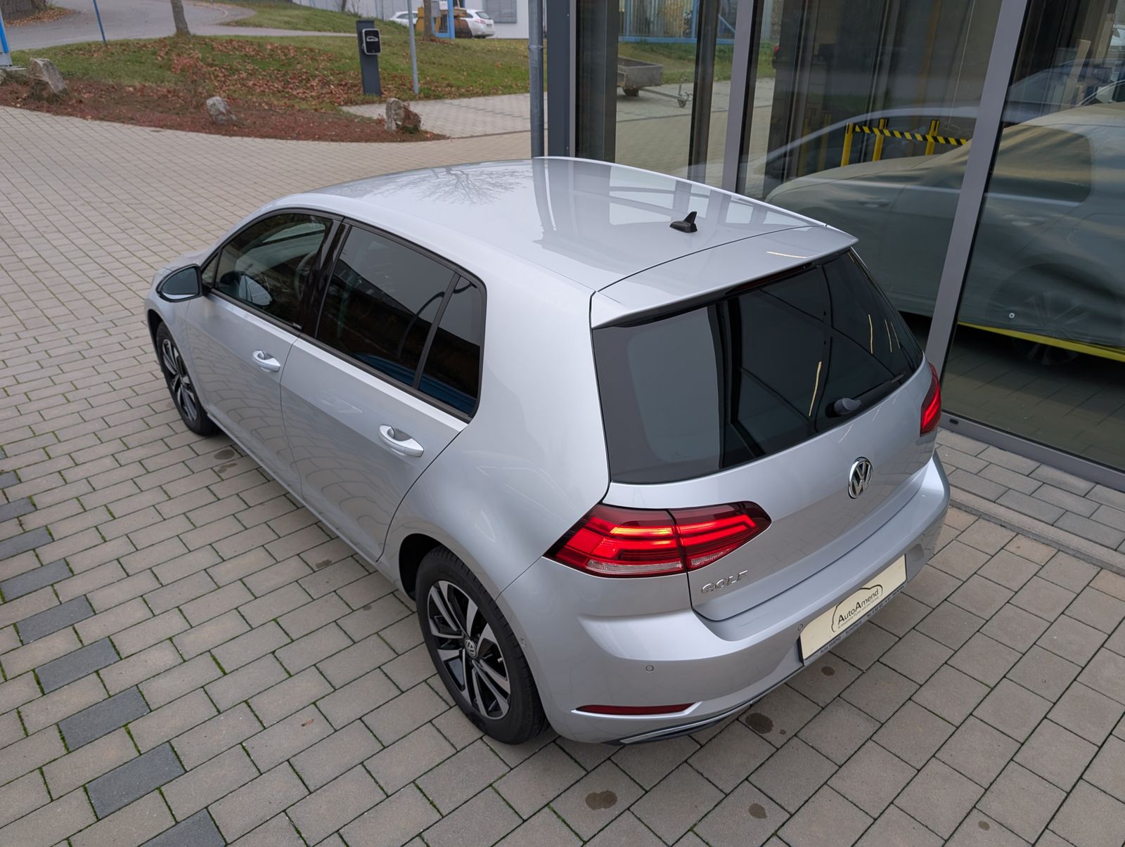 Fahrzeugabbildung Volkswagen Golf IQ.DRIVE 1.0 TSI ACC NAV PARKLENK PDC SPUR BLIND