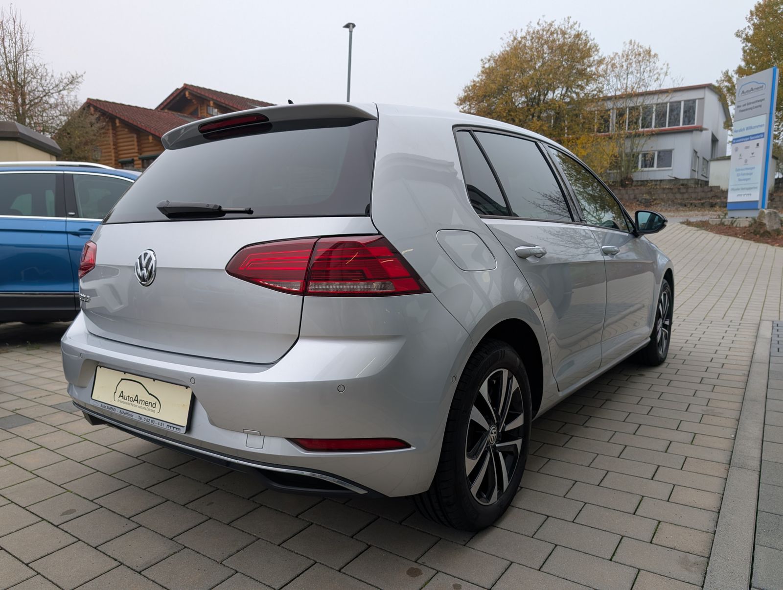 Fahrzeugabbildung Volkswagen Golf IQ.DRIVE 1.0 TSI ACC NAV PARKLENK PDC SPUR BLIND