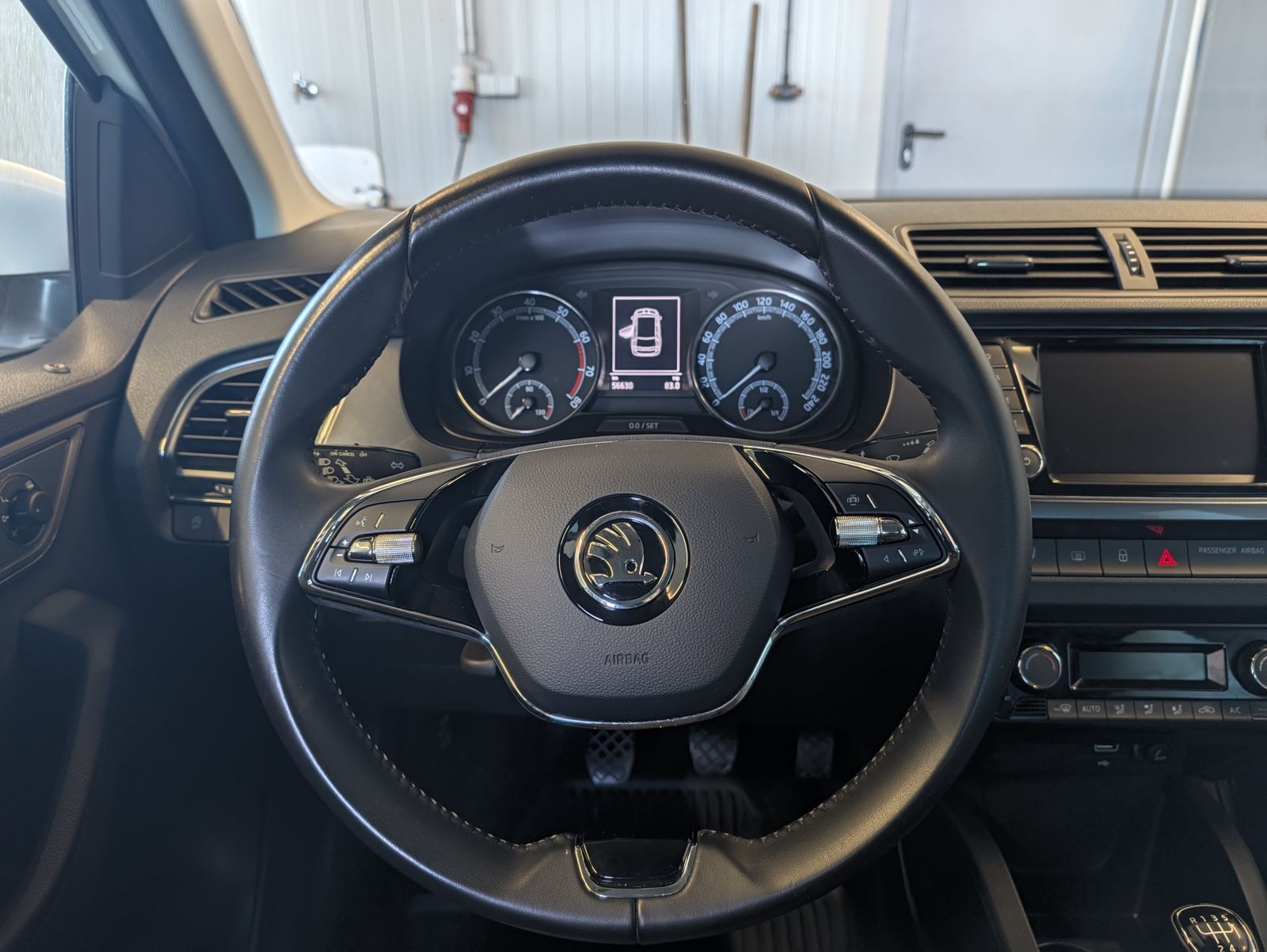 Fahrzeugabbildung SKODA Fabia Fabia Combi 1.0 TSI Best of AHK NAV PDC LED FLA