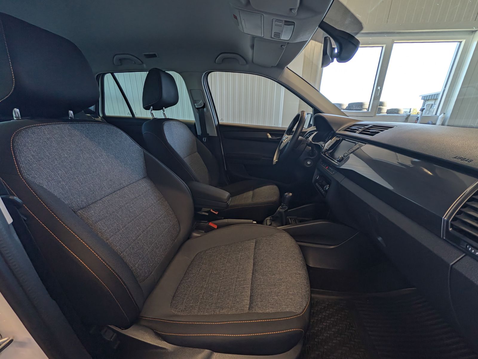 Fahrzeugabbildung SKODA Fabia Fabia Combi 1.0 TSI Best of AHK NAV PDC LED FLA