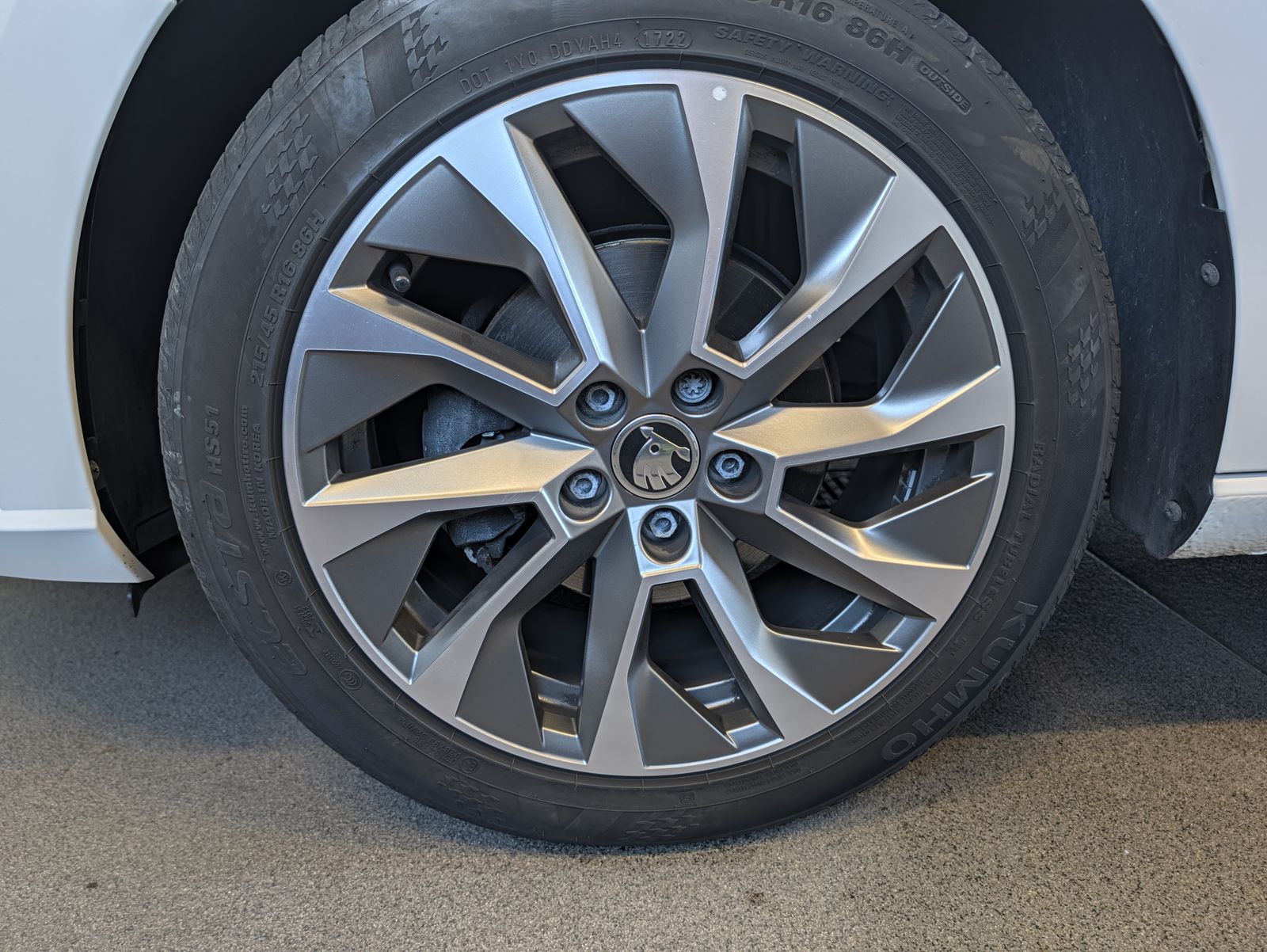 Fahrzeugabbildung SKODA Fabia Fabia Combi 1.0 TSI Best of AHK NAV PDC LED FLA