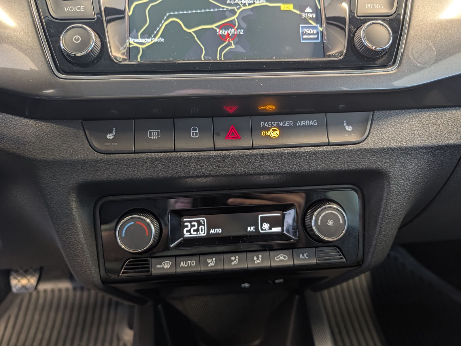 Fahrzeugabbildung SKODA Fabia Fabia Combi 1.0 TSI Best of AHK NAV PDC LED FLA