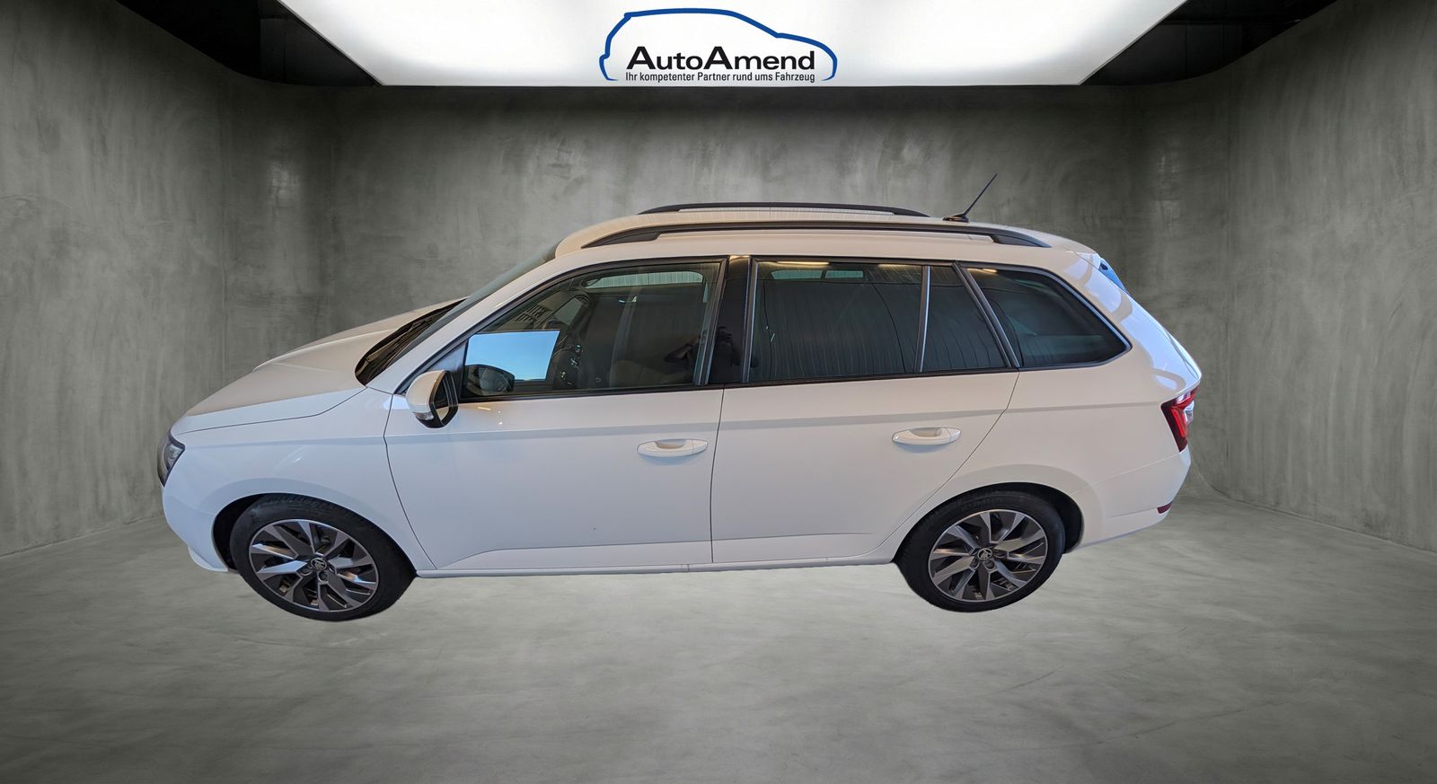 Fahrzeugabbildung SKODA Fabia Fabia Combi 1.0 TSI Best of AHK NAV PDC LED FLA