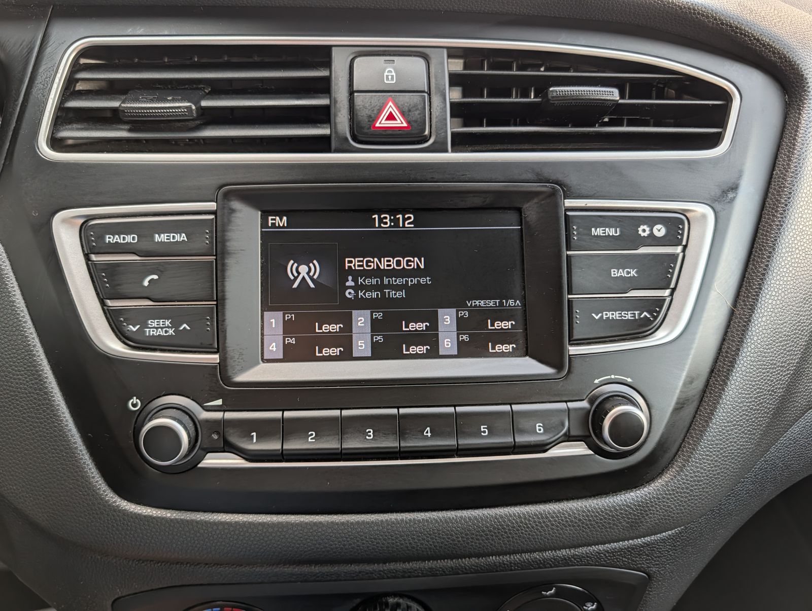 Fahrzeugabbildung Hyundai i20 Active 1.4 Select Spurhalte Freisprech Klima Multifunktion